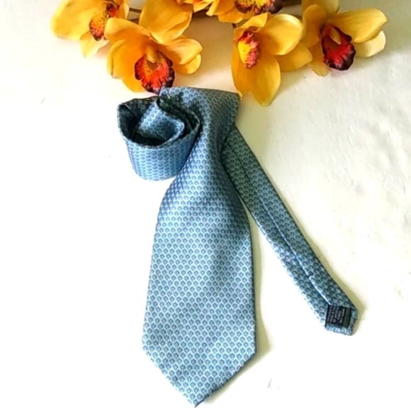 CALVIN KLEIN ICE BLUE SILK NECKTIE SIZE 60" x 4" - Picture 1 of 9